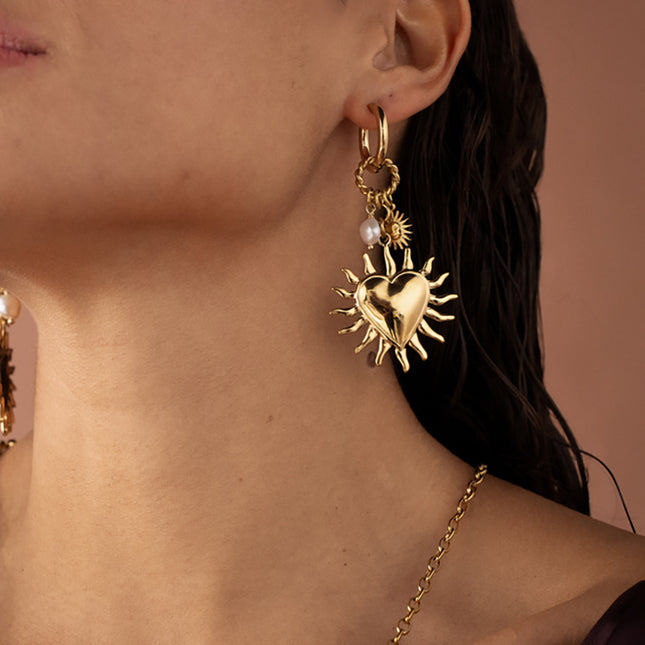 Créoles Ilaria - anneau torsadé, pendentif coeur, soleil et perle d'eau douce