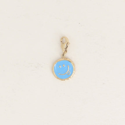 Charm - smiley qui tire la langue sur émail