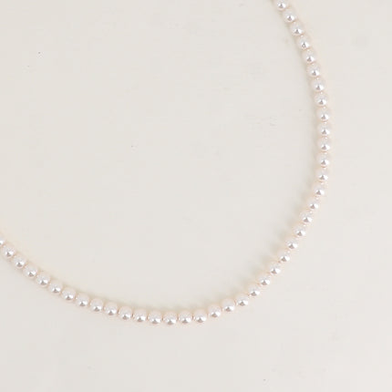 Collier - perles de résine blanche 5mm