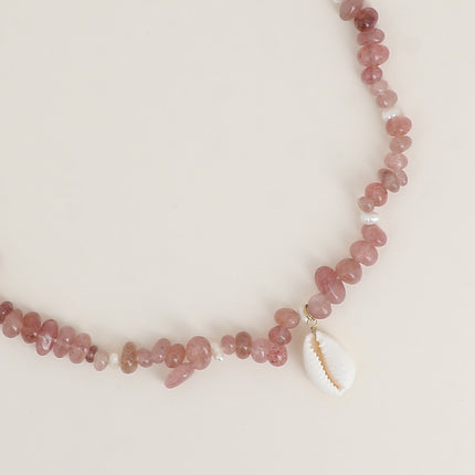 Collier sur fil - pierres naturelles et perles en acier inoxydable, cauri naturel