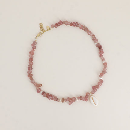 Collier sur fil - pierres naturelles et perles en acier inoxydable, cauri naturel