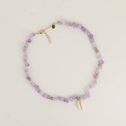 Collier sur fil - pierres naturelles et perles en acier inoxydable, cauri naturel
