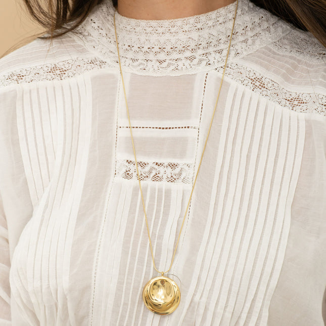 Long necklace - pendant with curved shape and snake chain