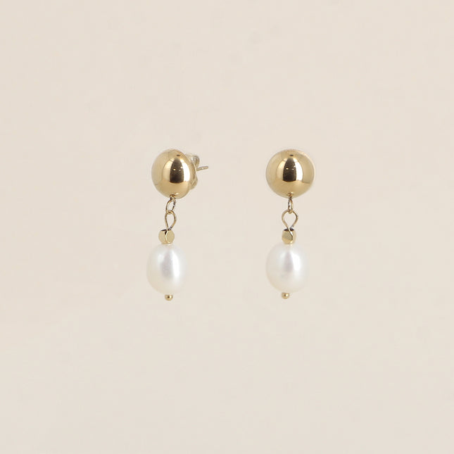 Boucles pendantes - demi boule et perle d'eau douce