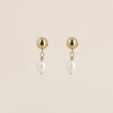 Boucles pendantes - demi boule et perle d'eau douce