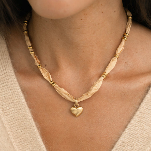 Collier - ruban, pendentif coeur brossé