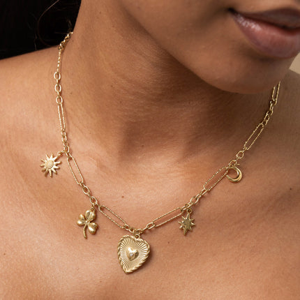 Collier - breloques (fleur, trèfle, coeur, étoile et lune)