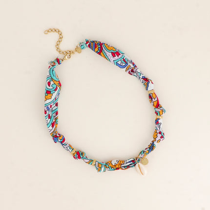 Collier sur tissu ruban - pendentif cauri et pièce ronde