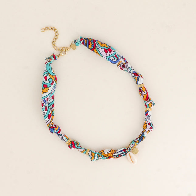 Collier sur tissu ruban - pendentif cauri et pièce ronde