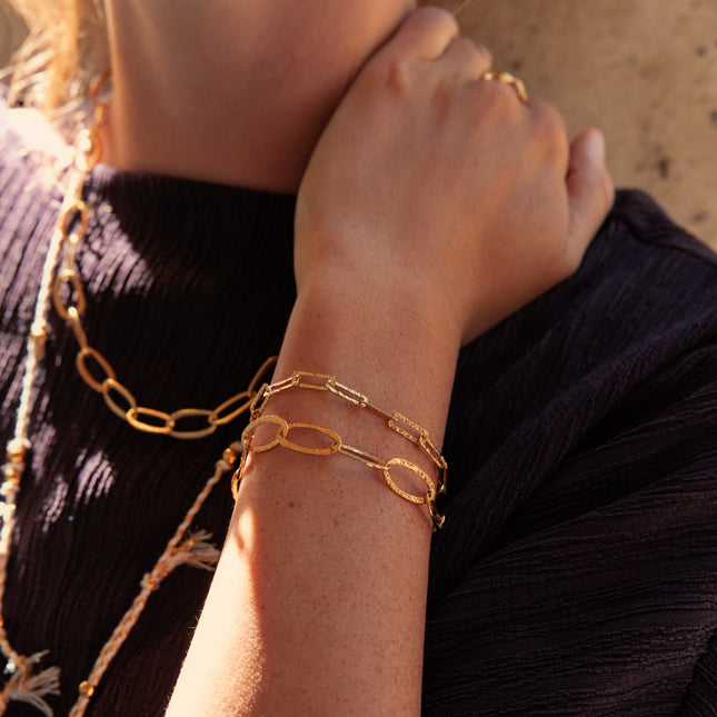 Clélia Bracelet - textured rectangular link chain