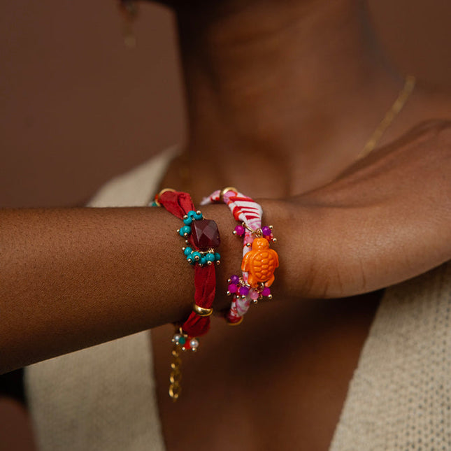 Bracelet Pesca - tissu, perles en acier inoxydable et résine, pendentif tortue en céramique