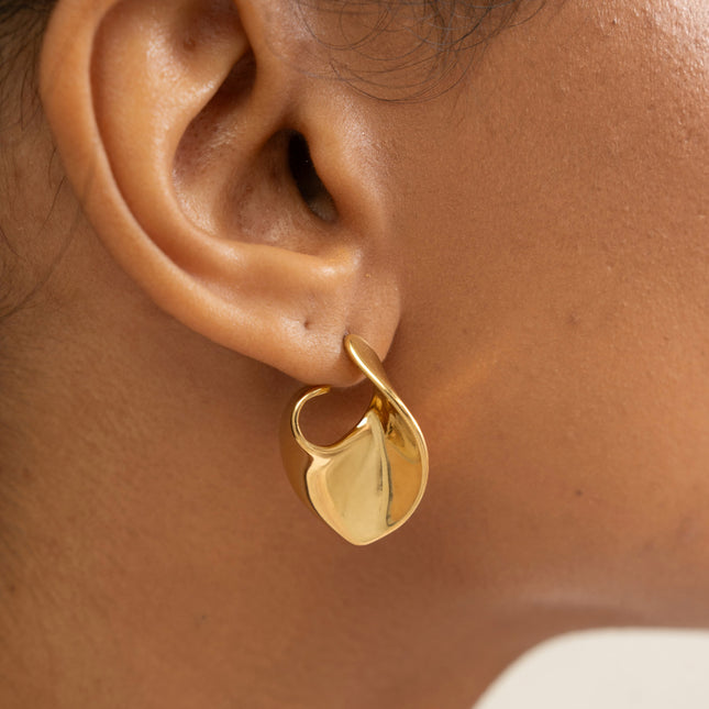 Creole earrings - wavy ring