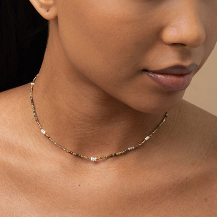 Collier sur cordon - perles en acier inoxydable et pierres naturelles