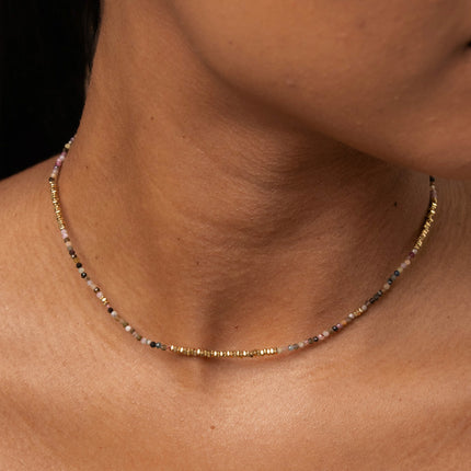 Collier - sur fil, fermoir coulissant, perles carrées en acier inoxydable et pierres naturelles