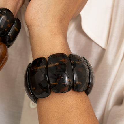 Bracelet élastique - perles ovales larges incurvées en résine 42mm