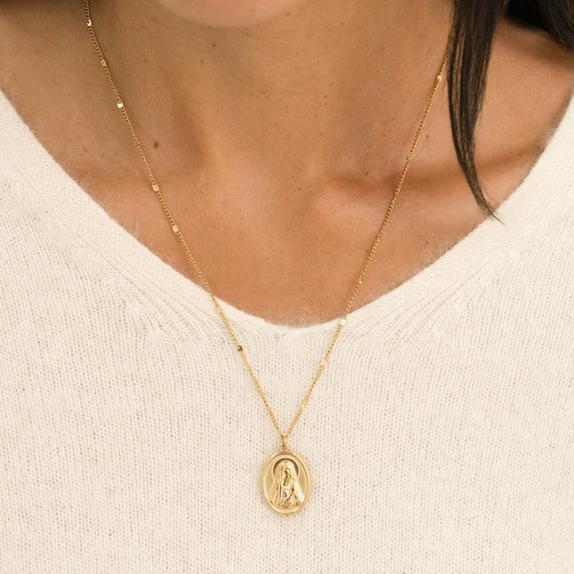 Collier - pendentif ovale La Madone