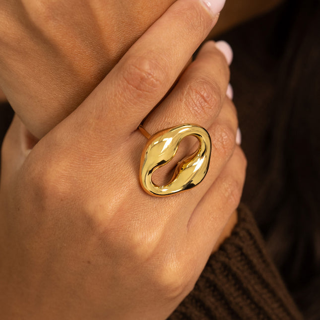 Ring - large cowrie