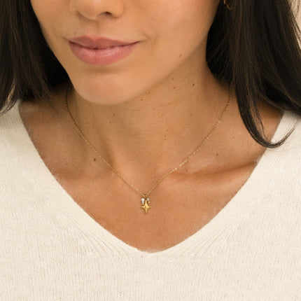 Necklace - star-shaped pendant, freshwater pearl, natural stone