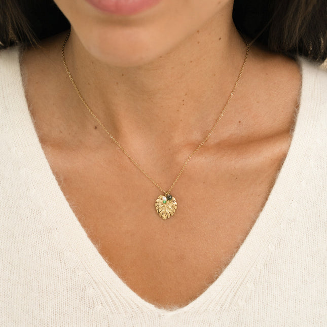 Collier - feuille monstera, petite perle d'eau douce et pierre naturelle