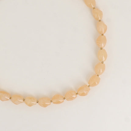 Collier sur câble - perles en résine