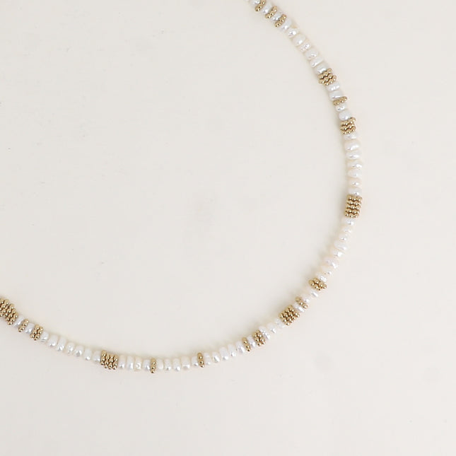 Collier - perles d'eau douce et anneaux effet milgrain