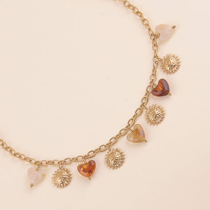Collier - perles coeurs en résine et fleurs texturées