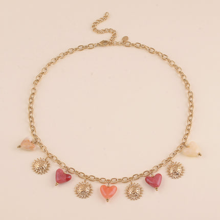 Collier - perles coeurs en résine et fleurs texturées