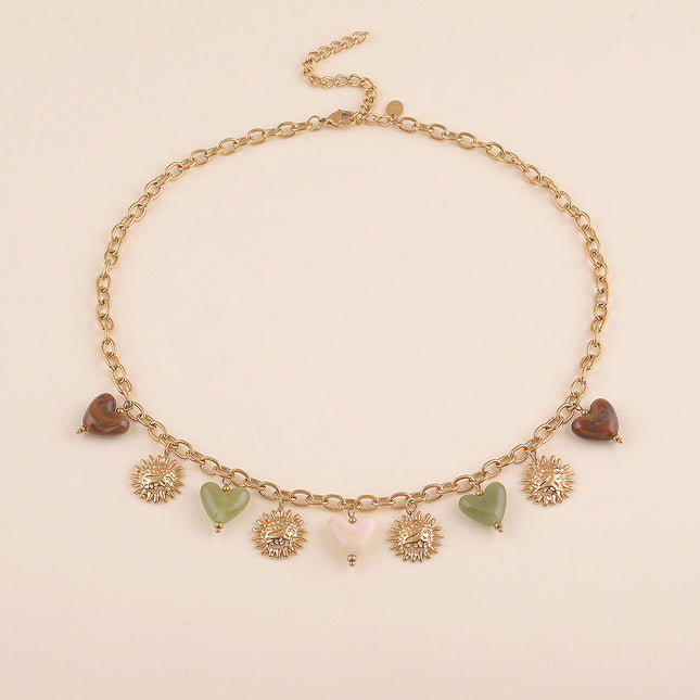 Collier - perles coeurs en résine et fleurs texturées