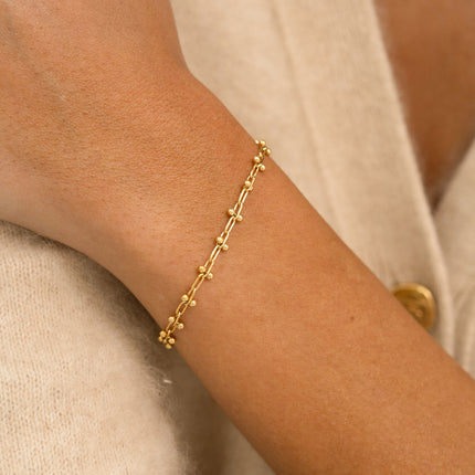 Bracelet - alternating oval and 2-ball mesh