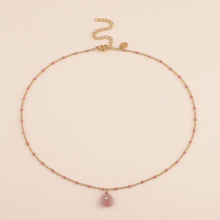 Collier - chaîne émaillée, pierre naturelle triangulaire et oxyde de zirconium