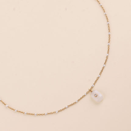 Collier - chaîne émaillée, pierre naturelle rectangulaire et oxyde de zirconium