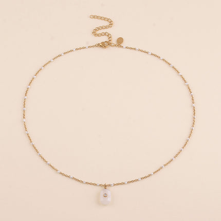 Collier - chaîne émaillée, pierre naturelle rectangulaire et oxyde de zirconium
