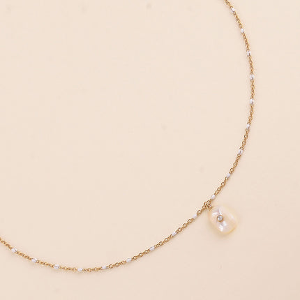 Collier - chaîne émaillée, pierre naturelle rectangulaire et oxyde de zirconium