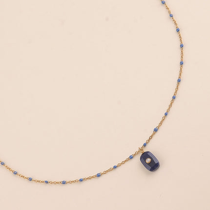Collier - chaîne émaillée, pierre naturelle rectangulaire et oxyde de zirconium
