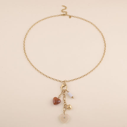 Collier - breloques coeurs en résine