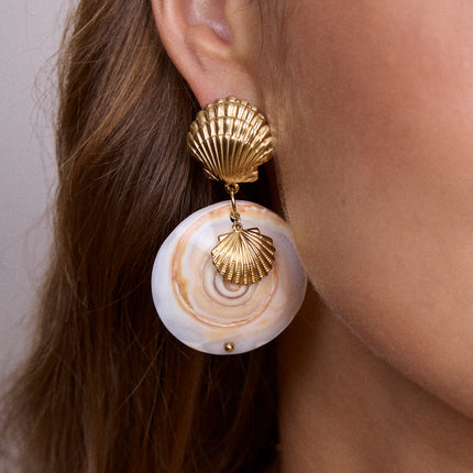 Dangling earrings - 3 shells, including one natural shell