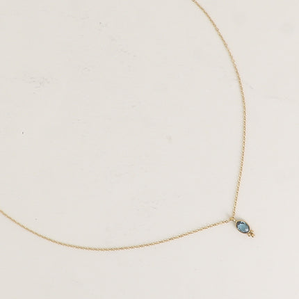 Collier - cristal ovale et 3 boules
