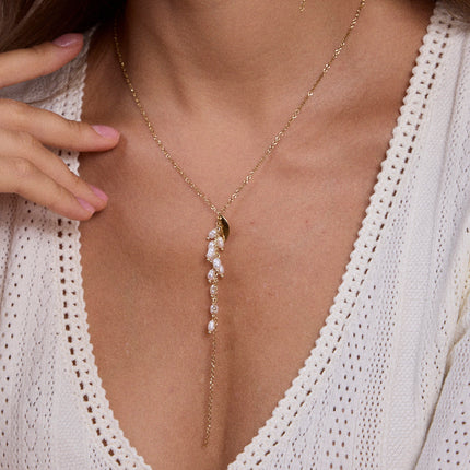 Y-necklace - freshwater pearls and foliage