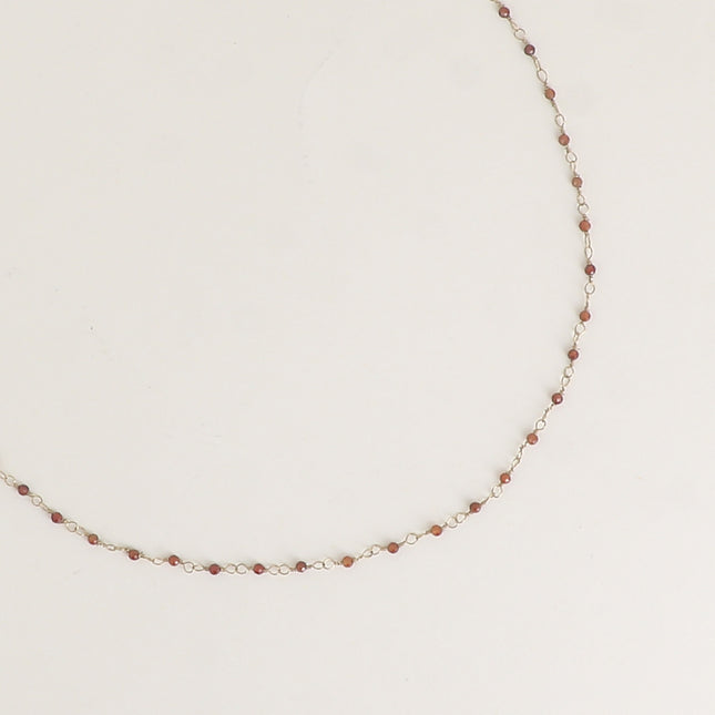Collier fin - petites pierres naturelles rondes