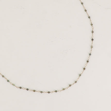 Collier fin - petites pierres naturelles rondes
