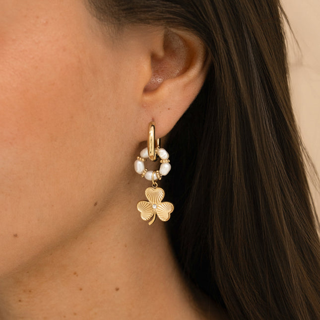 Hoop earrings - freshwater pearl, clover