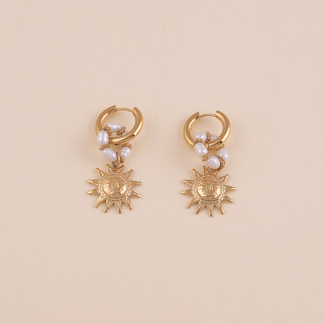 Créoles - anneau de perles d'eau douce et soleil