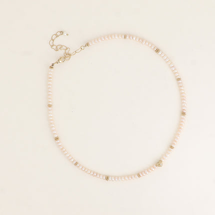 Collier sur câble - perles d'eau douce et coeur