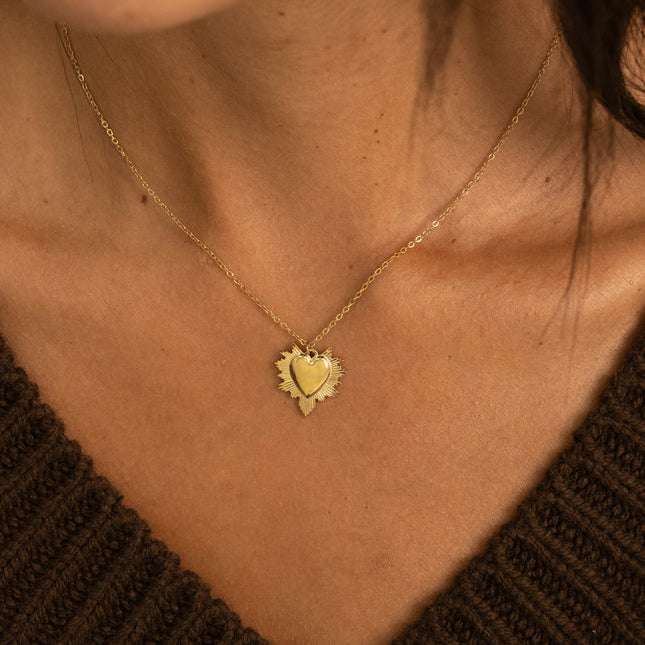 Collier - coeur aux contours étincelants