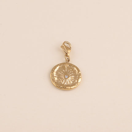 Charm - pendentif rond texturé, soleil et cristal