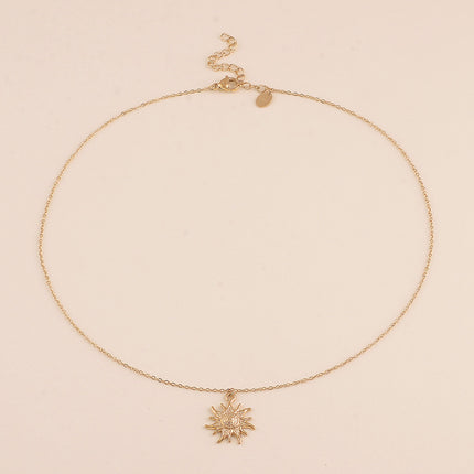 Collier - soleil aux contours flamboyants