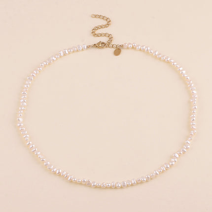 Collier sur fil - perles d'eau douce