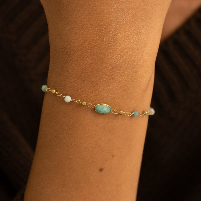 Bracelet - pierre ovale et pierres naturelles