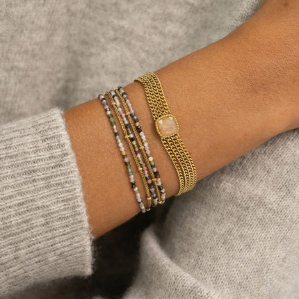 Bracelet - 4 chaînes et une pierre naturelle carrée