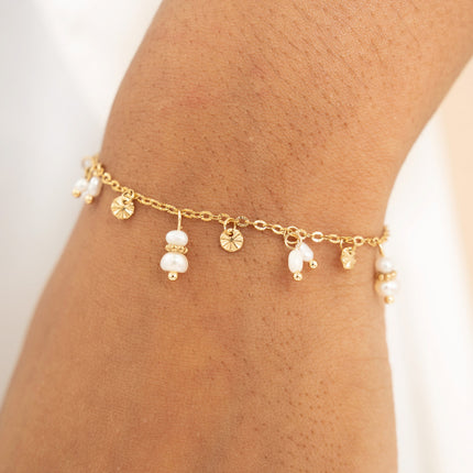 Bracelet - pampilles rondes finition étoile, perles d'eau douce